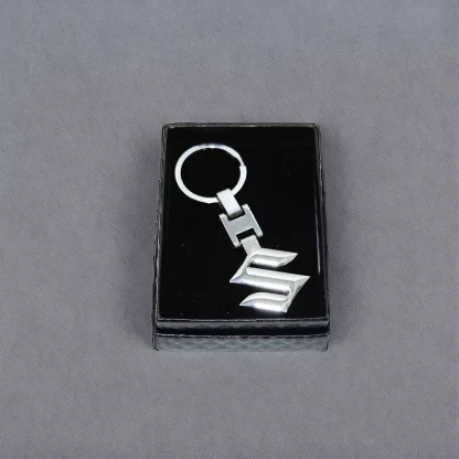 Breloc Suzuki Premium - un accesoriu elegant și durabil pentru fanii Suzuki cutie cadou Magrot 20395 - imagine 2